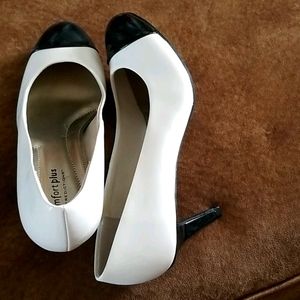 Black & white pumps